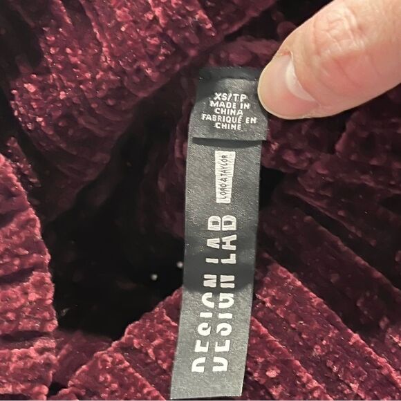 Design Lab Lord & Taylor Burgundy Chunky Knit Cold Shoulder Sweater Size XS - Picture 5 of 7